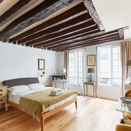Marais 1br Cozy
